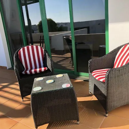 Casa Tranquila Con Vistas En La Colina De *