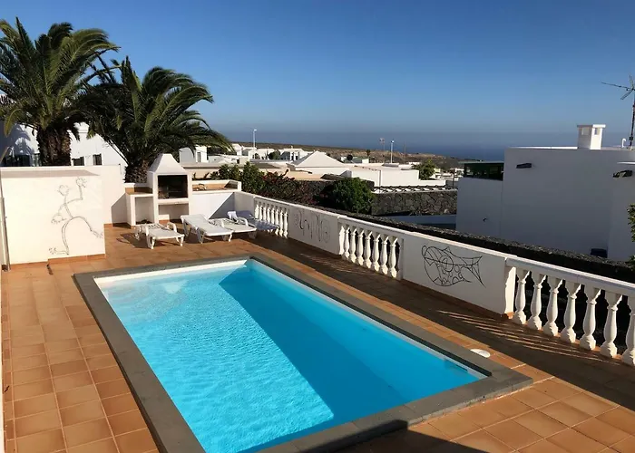 Casa Tranquila Con Vistas En La Colina De Сasa de vacaciones