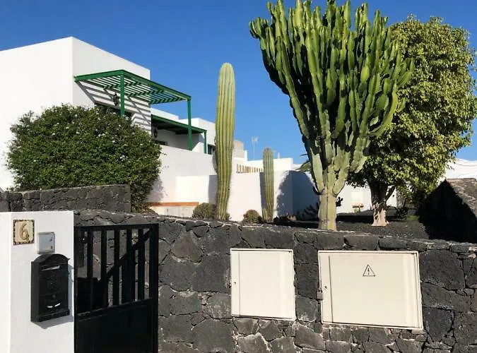 Casa Tranquila Con Vistas En La Colina De Сasa de vacaciones