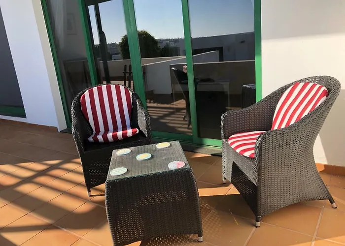 Casa Tranquila Con Vistas En La Colina De *